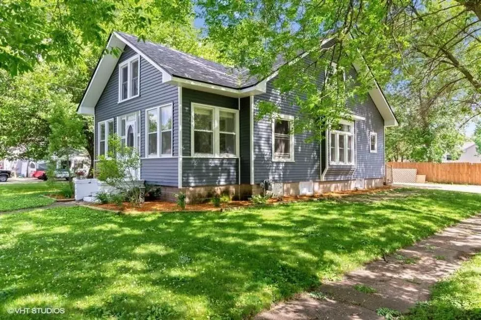 The Cheapest House With A Pool Is Just Outside The C.V.